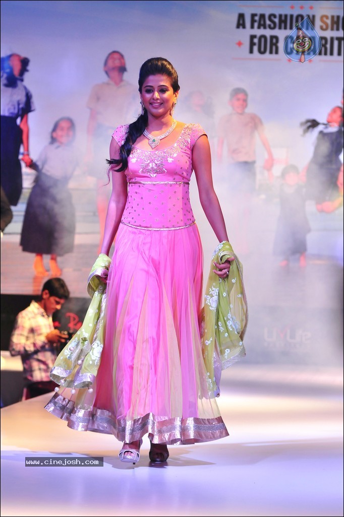 Priyamani Ramp Walk Photos - 29 / 40 photos