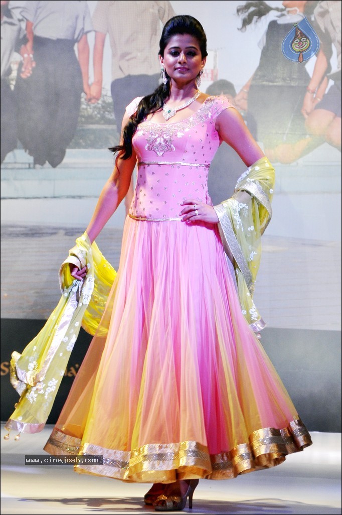 Priyamani Ramp Walk Photos - 40 / 40 photos