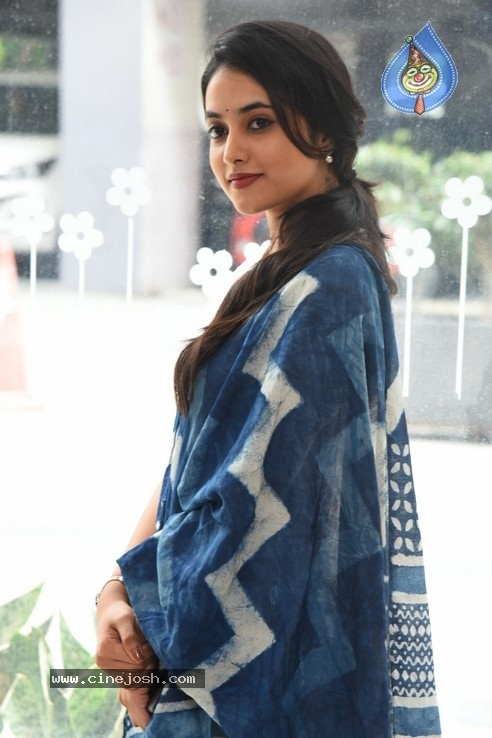 Priyanka Arul Mohan Stills - 15 / 28 photos