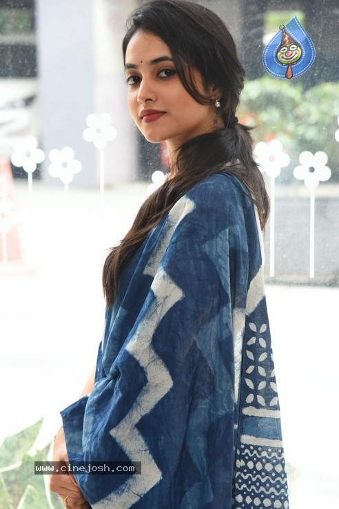 Priyanka Arul Mohan Stills - 23 / 28 photos