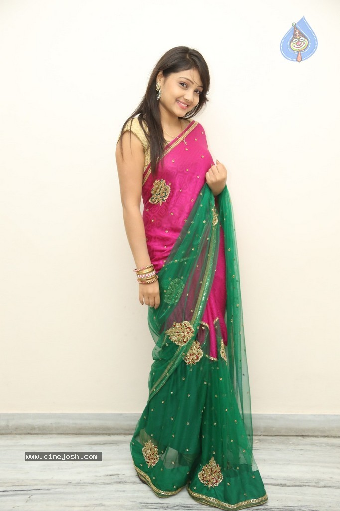 Priyanka Cute Stills - 93 / 152 photos