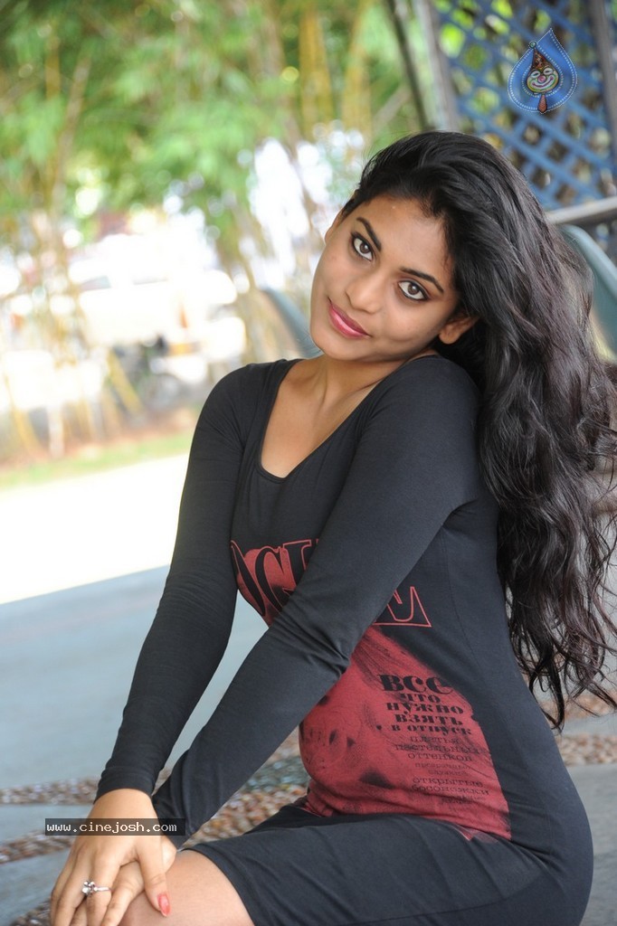 Priyanka Gugustin Stills - 53 / 144 photos