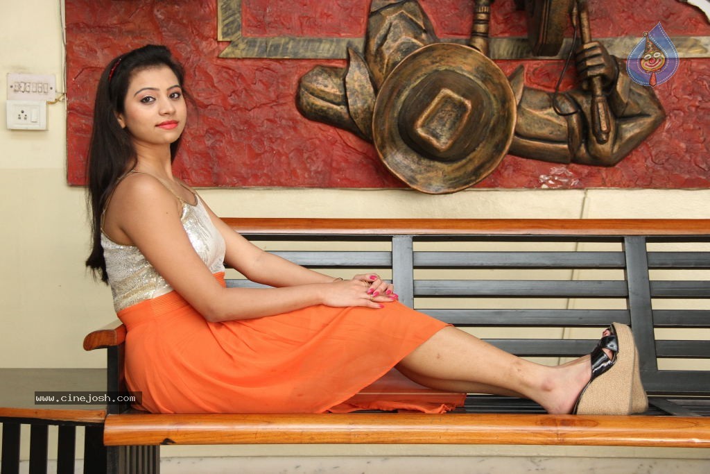 Priyanka Latest Hot Stills - 28 / 115 photos