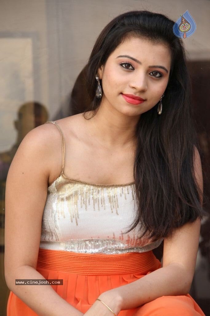 Priyanka Latest Hot Stills - 44 / 115 photos