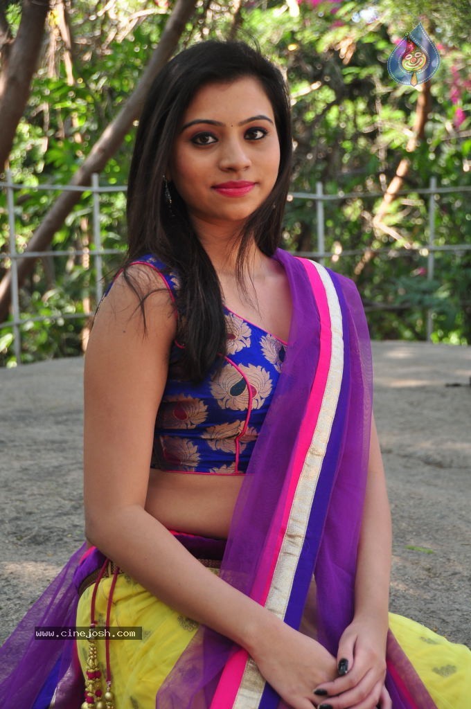 Priyanka New Hot Gallery - 11 / 116 photos