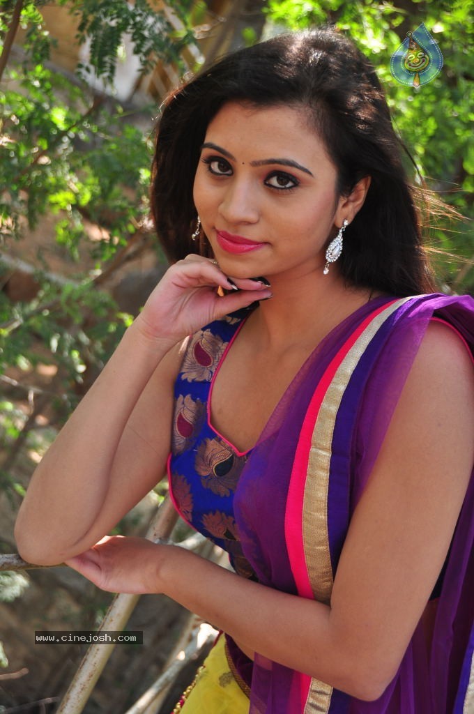 Priyanka New Hot Gallery - 12 / 116 photos