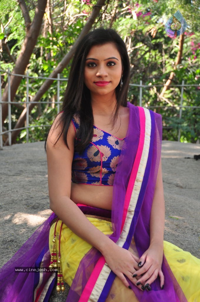 Priyanka New Hot Gallery - 21 / 116 photos