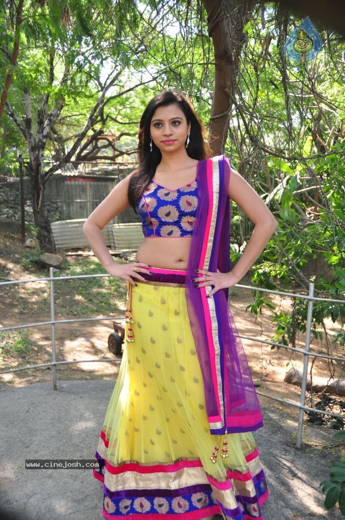 Priyanka New Hot Gallery - 48 / 116 photos