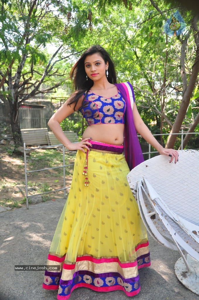 Priyanka New Hot Gallery - 90 / 116 photos