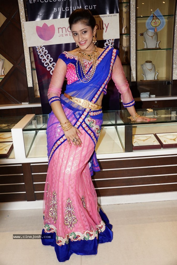 Priyanka New Pics - 15 / 39 photos