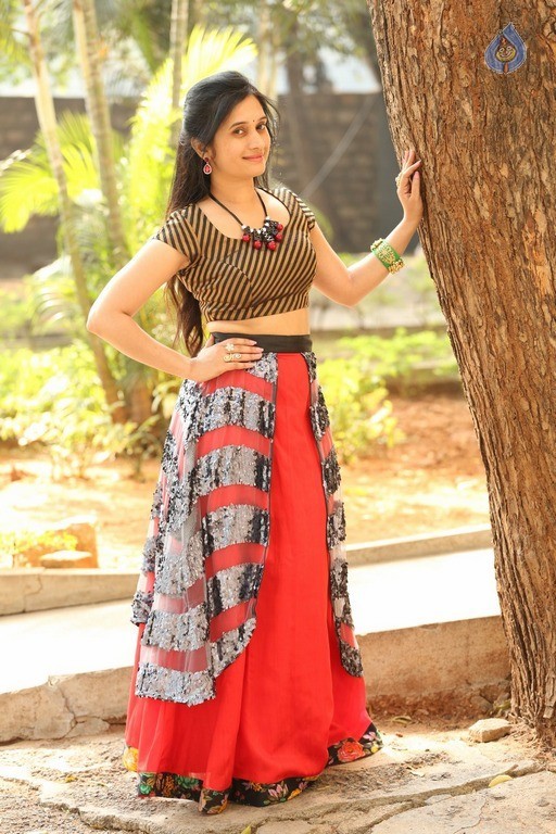 Priyanka Pallavi Latest Images - 39 / 53 photos