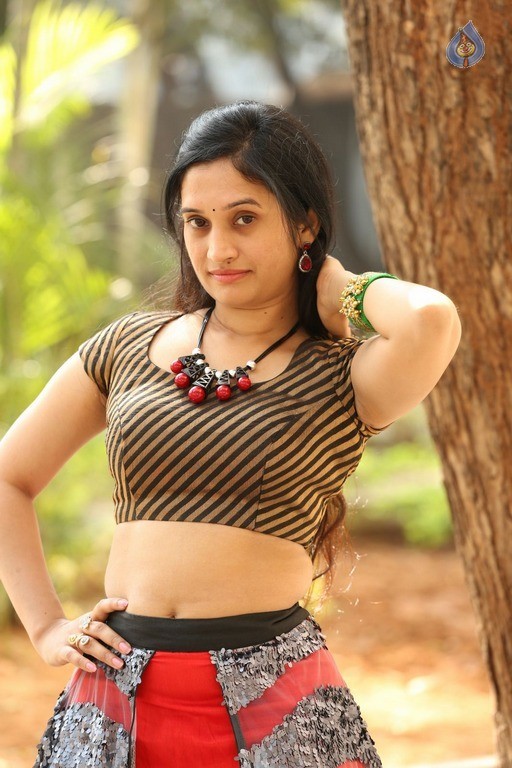 Priyanka Pallavi Latest Images - 51 / 53 photos
