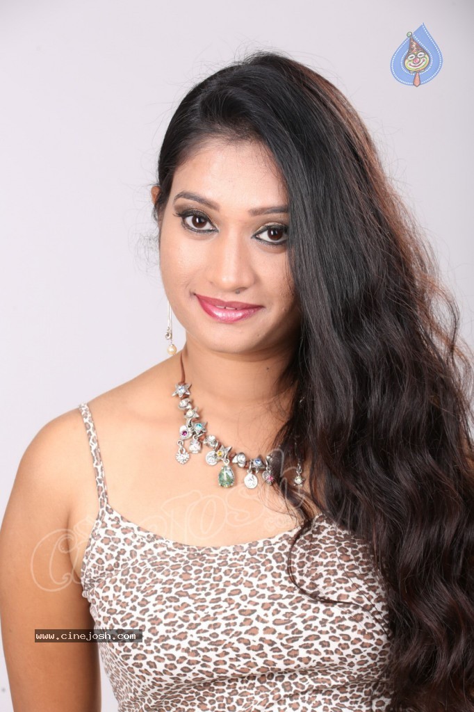 Priyanka Pallavi New Photos - 44 / 104 photos