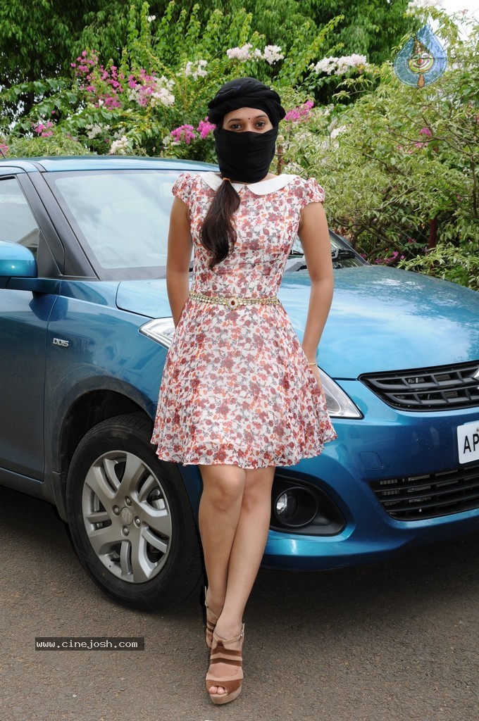 Priyanka Pallavi New Stills - 12 / 14 photos