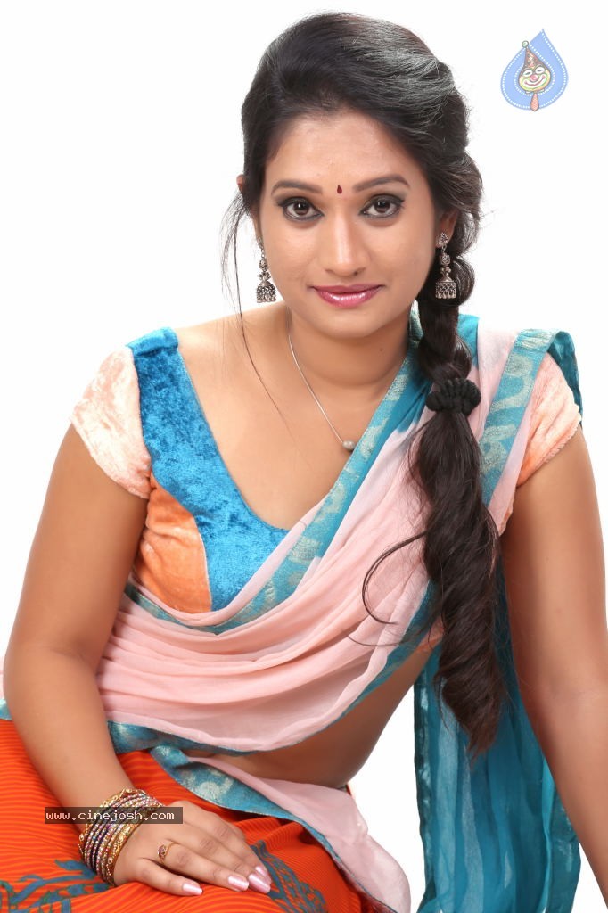 Priyanka Pallavi Spicy Stills - 35 / 49 photos