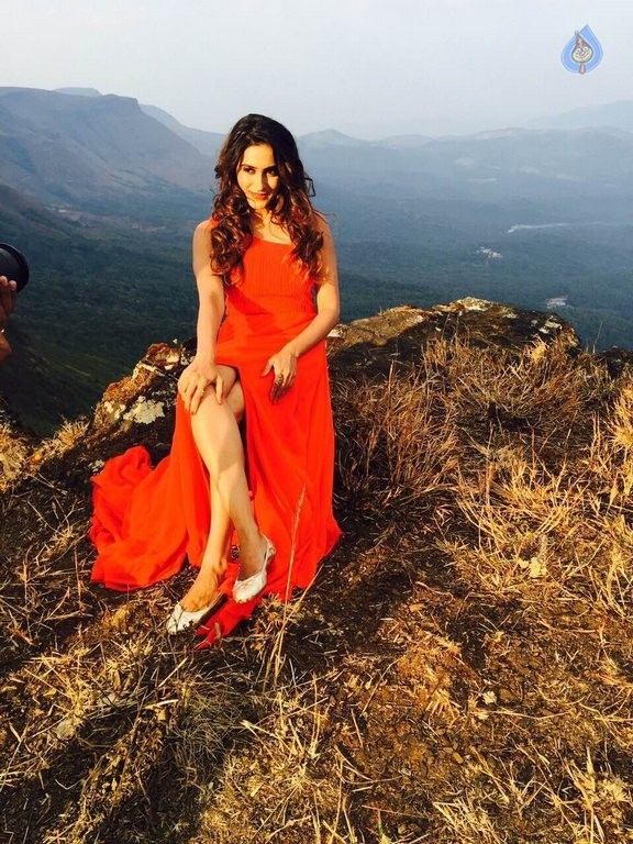 Priyanka Rao New Photos - 4 / 13 photos