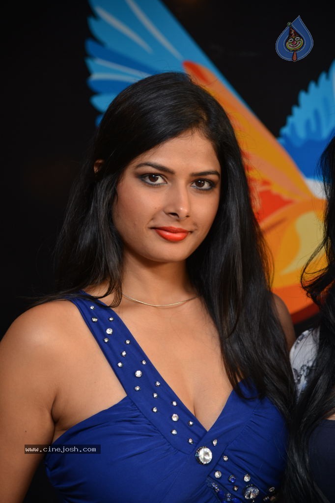 Priyanka Shah Hot Stills - 8 / 108 photos