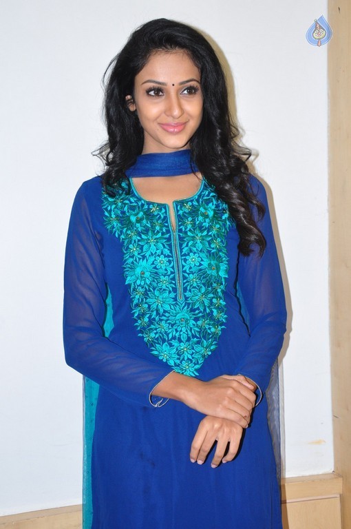Priyashri New Photos - 26 / 39 photos