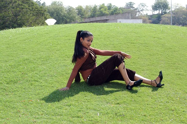 Priyamani - 35 / 50 photos