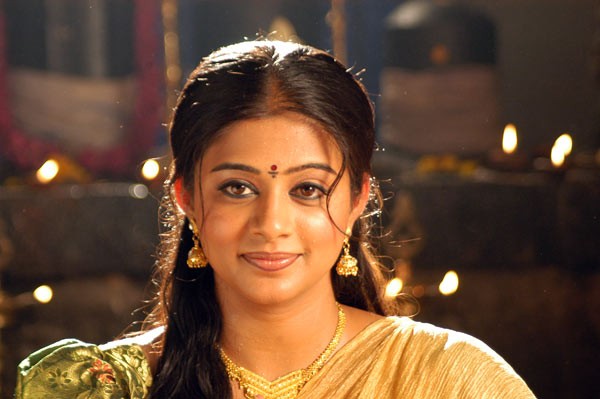 Priyamani - 41 / 50 photos