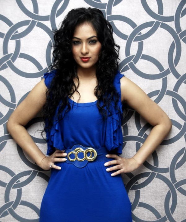 Puli Heroine Nikesha Patel Stills - 2 / 13 photos