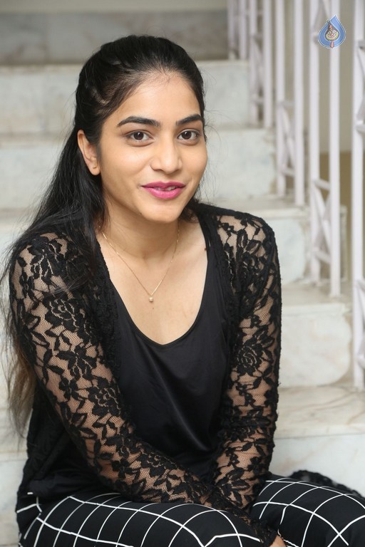 Punarnavi Bhupalam New Photos - 6 / 42 photos