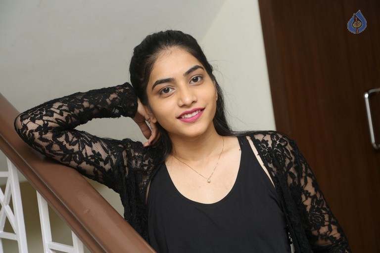 Punarnavi Bhupalam New Photos - 16 / 42 photos