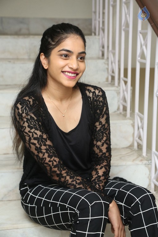 Punarnavi Bhupalam New Photos - 19 / 42 photos