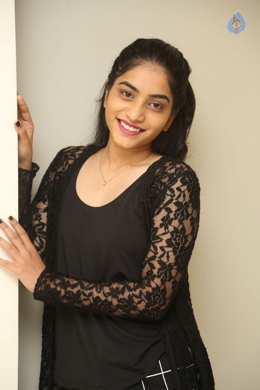 Punarnavi Bhupalam New Photos - 20 / 42 photos
