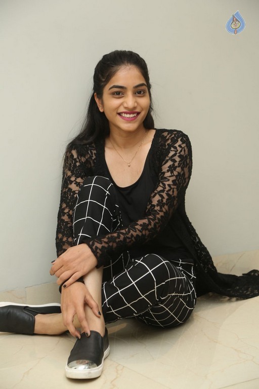 Punarnavi Bhupalam New Photos - 21 / 42 photos