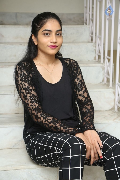 Punarnavi Bhupalam New Photos - 32 / 42 photos