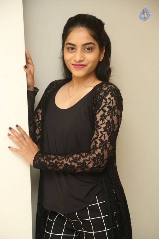Punarnavi Bhupalam New Photos - 34 / 42 photos