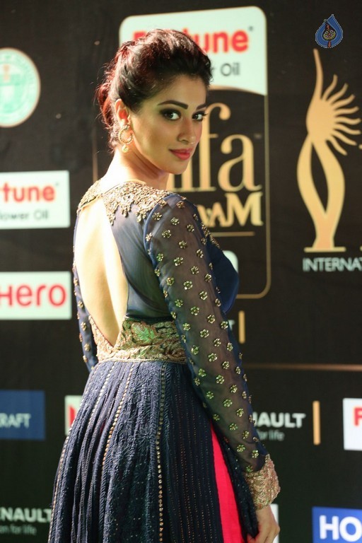 Raai Laxmi at IIFA 2017 - 8 / 41 photos