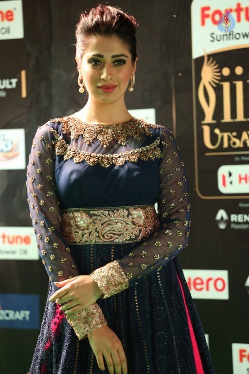 Raai Laxmi at IIFA 2017 - 25 / 41 photos
