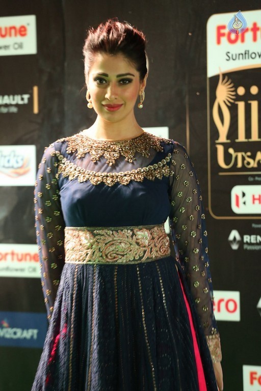 Raai Laxmi at IIFA 2017 - 27 / 41 photos