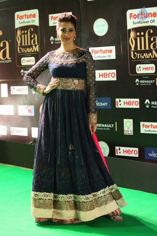 Raai Laxmi at IIFA 2017 - 39 / 41 photos