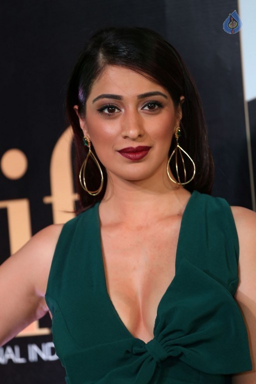 Raai Laxmi at IIFA 2017 - 12 / 37 photos