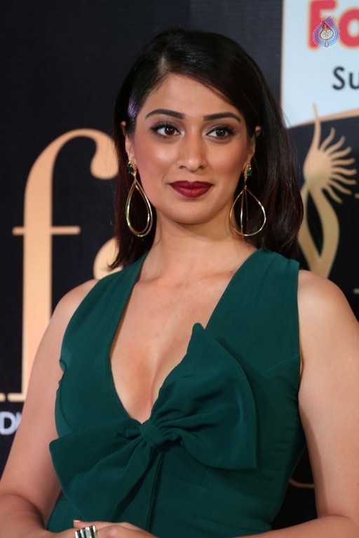 Raai Laxmi at IIFA 2017 - 22 / 37 photos