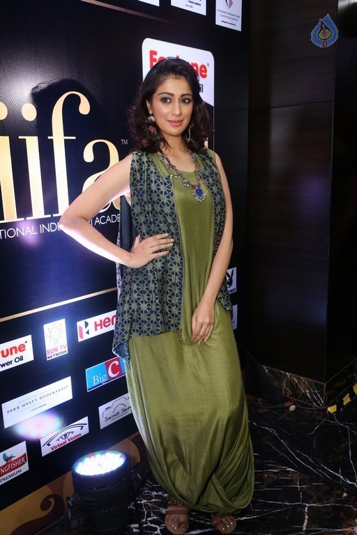 Raai Laxmi New Images - 9 / 42 photos