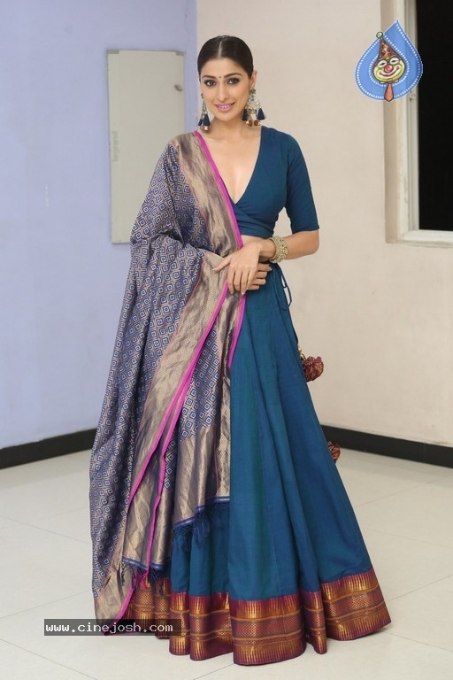 Raai Laxmi New Photos - 12 / 21 photos