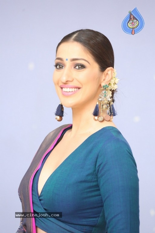 Raai Laxmi New Photos - 14 / 21 photos