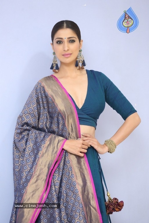 Raai Laxmi New Photos - 20 / 21 photos