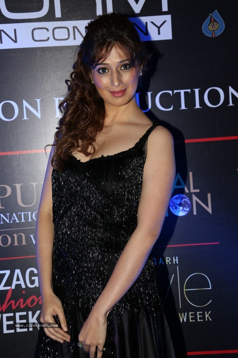 Raai Laxmi New Stills - 25 / 139 photos