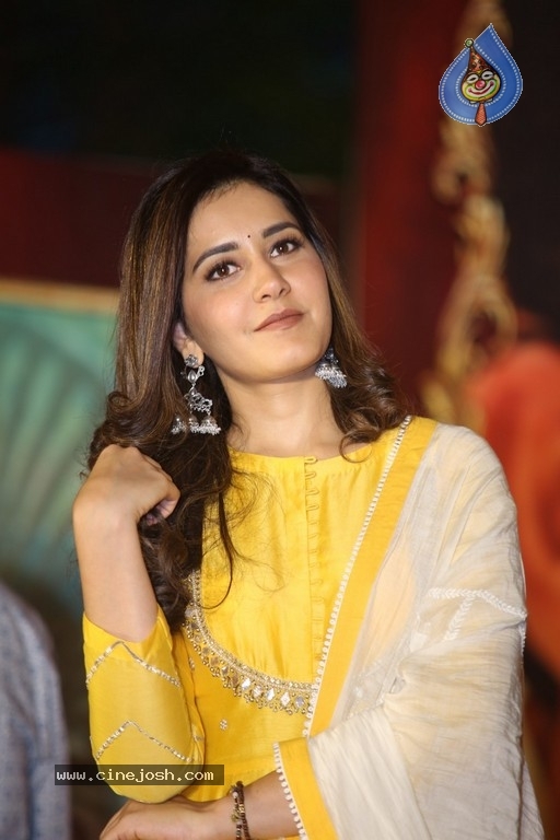 Raashi Khanna at Srinivasa Kalyanam Press Meet - 4 / 30 photos