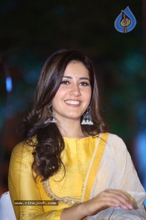 Raashi Khanna at Srinivasa Kalyanam Press Meet - 8 / 30 photos