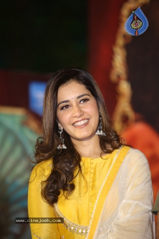 Raashi Khanna at Srinivasa Kalyanam Press Meet - 13 / 30 photos