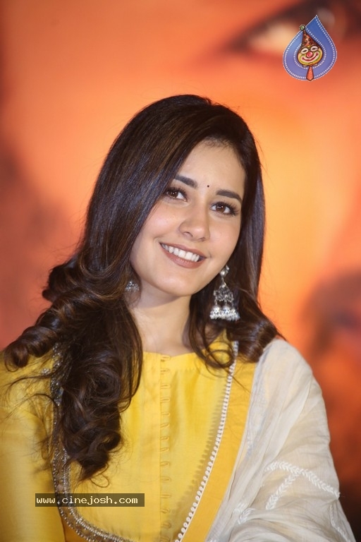 Raashi Khanna at Srinivasa Kalyanam Press Meet - 14 / 30 photos