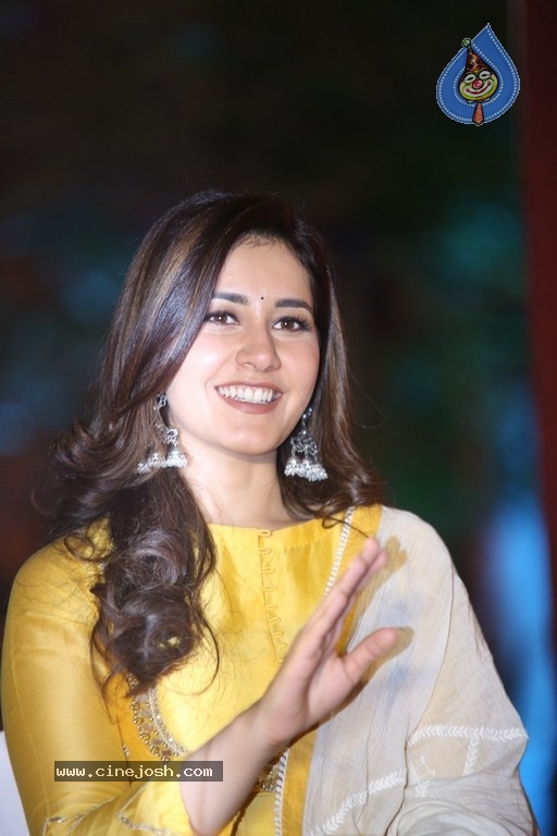 Raashi Khanna at Srinivasa Kalyanam Press Meet - 18 / 30 photos