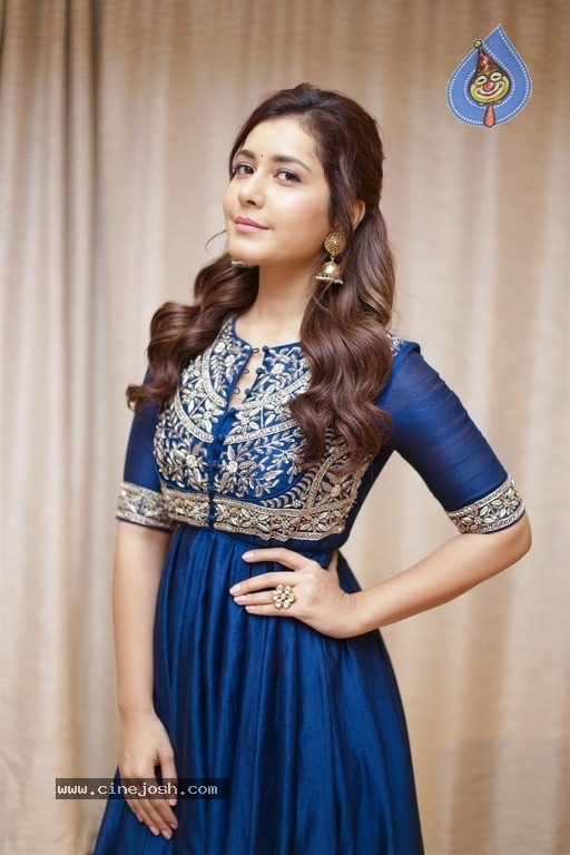 Raashi Khanna Images - 2 / 10 photos