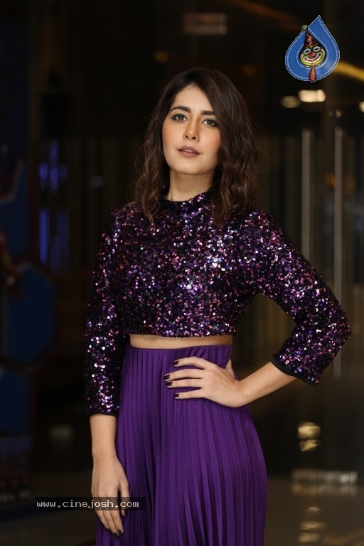 Raashi Khanna Images - 2 / 21 photos